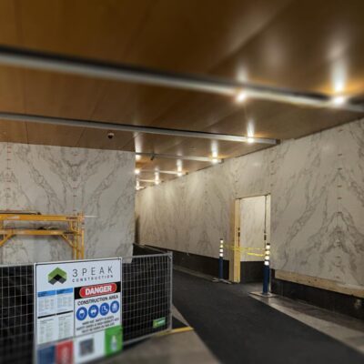 lobby-bathrooms-feature-02